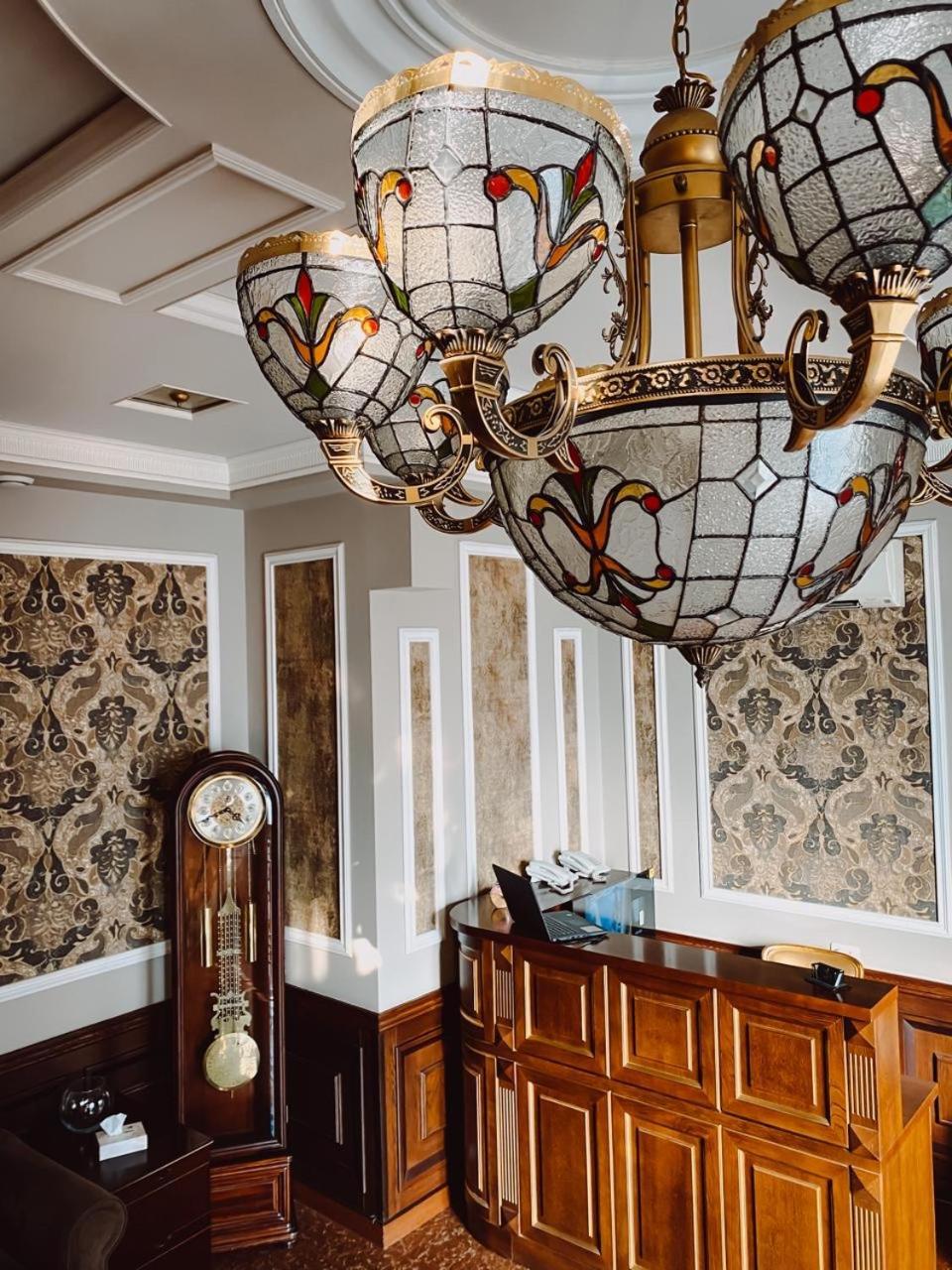 Royal Renaissance Hotel Ереван Экстерьер фото