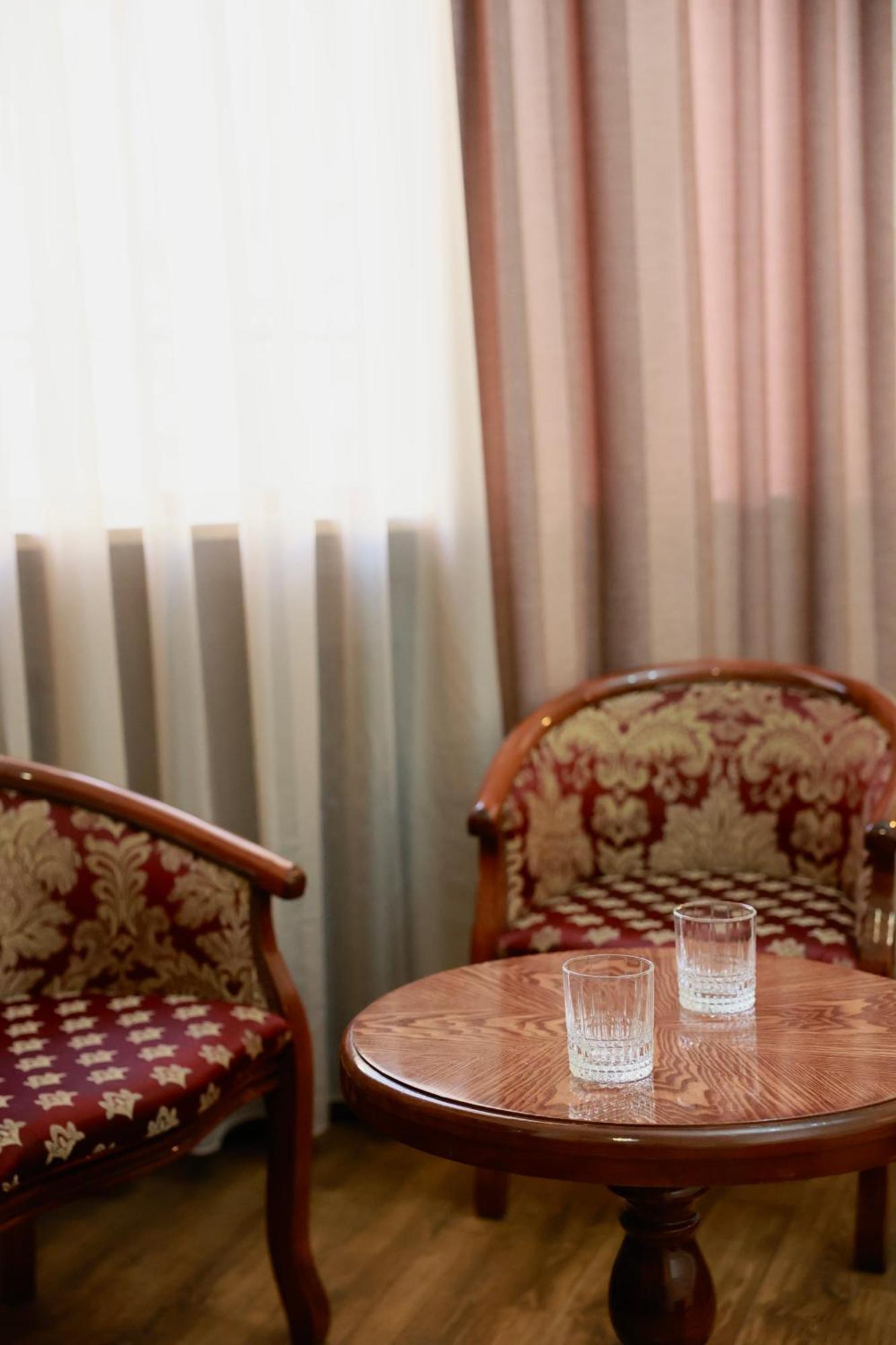 Royal Renaissance Hotel Ереван Номер фото