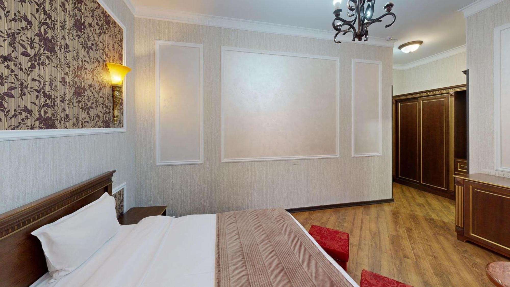 Royal Renaissance Hotel Ереван Номер фото